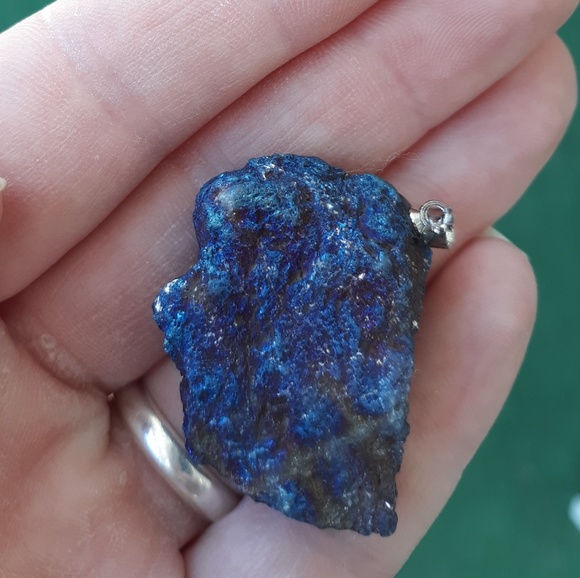 New Titanium Druzy Pendant. - Picture 5 of 8
